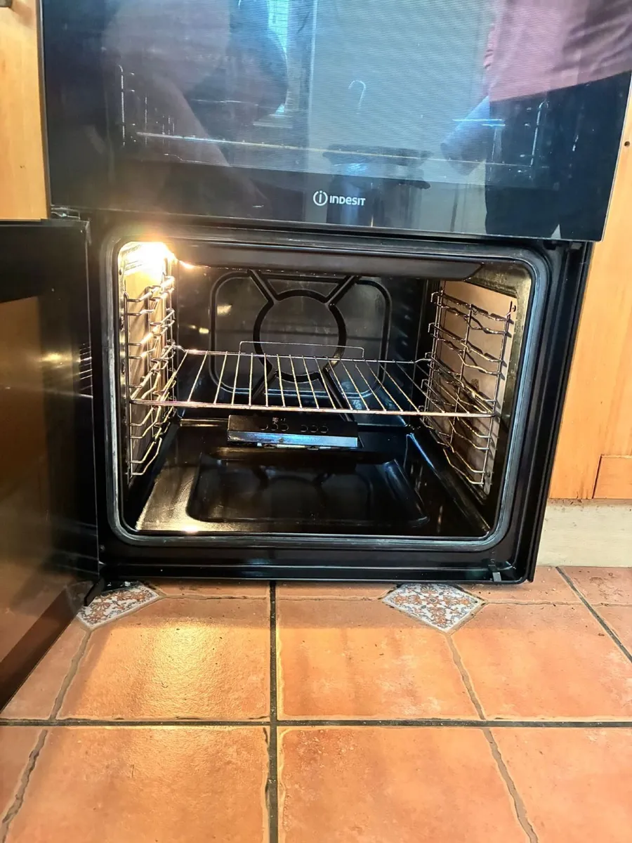 Cooker, Dishwasher, Fridge Freezer - Image 4
