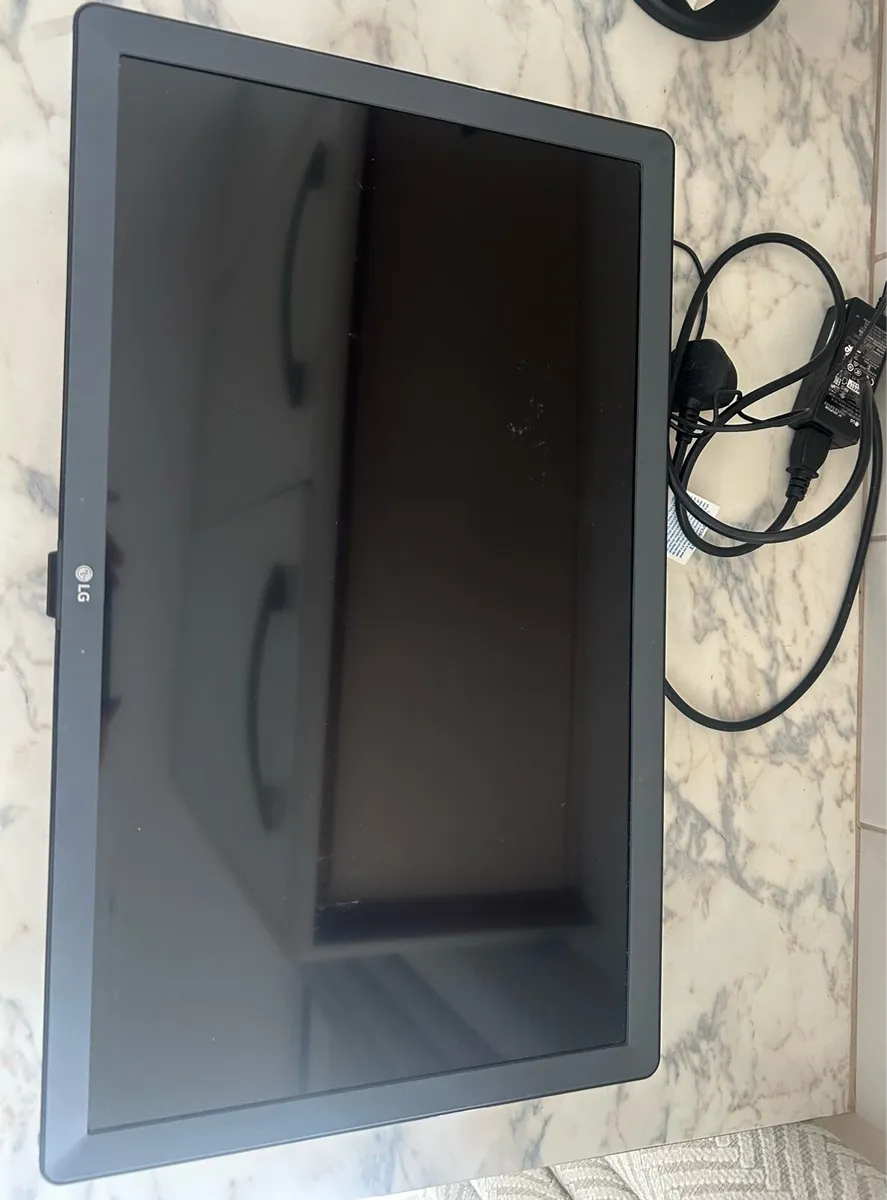 LG 24TQ510S-PZ 24" Smart HD TV Monitor - Image 1