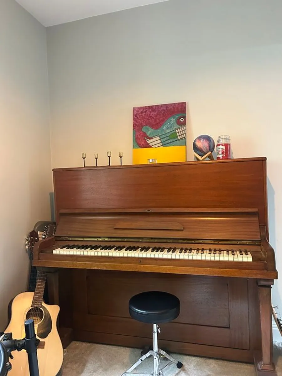Free Piano - Image 1