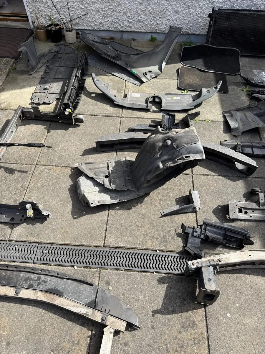 Toyota Prius lexury front parts 2017 - Image 3