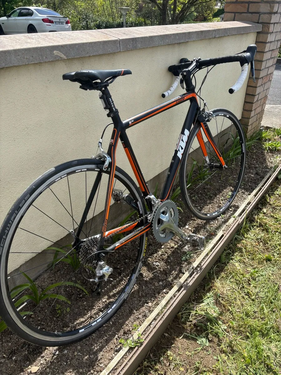 Road bike - Image 2