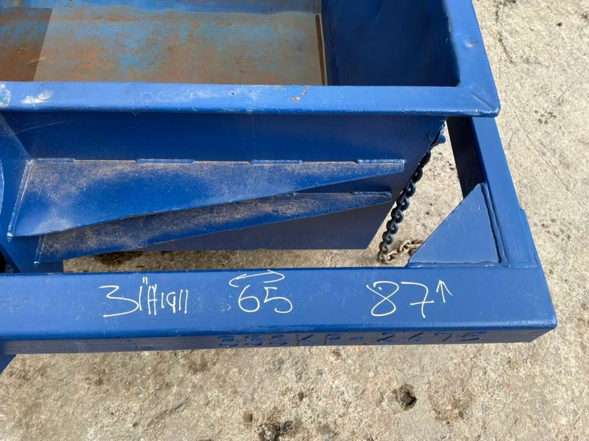 Conquip 1500 litres self tipping  Boat skip.....31 - Image 3
