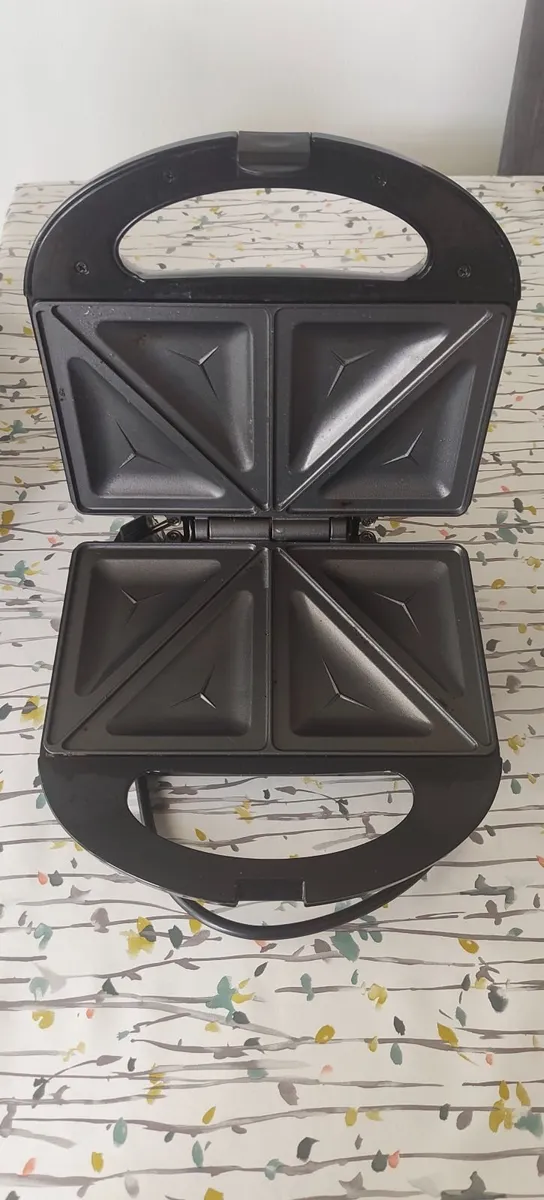 Toasted sandwich maker - Image 2