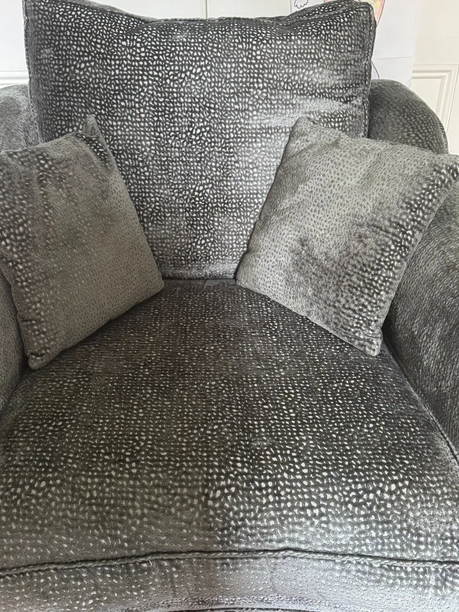 Armchairs - Image 2