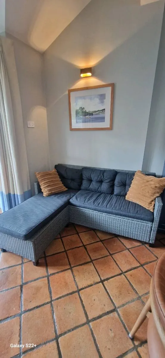 Couch - Image 2