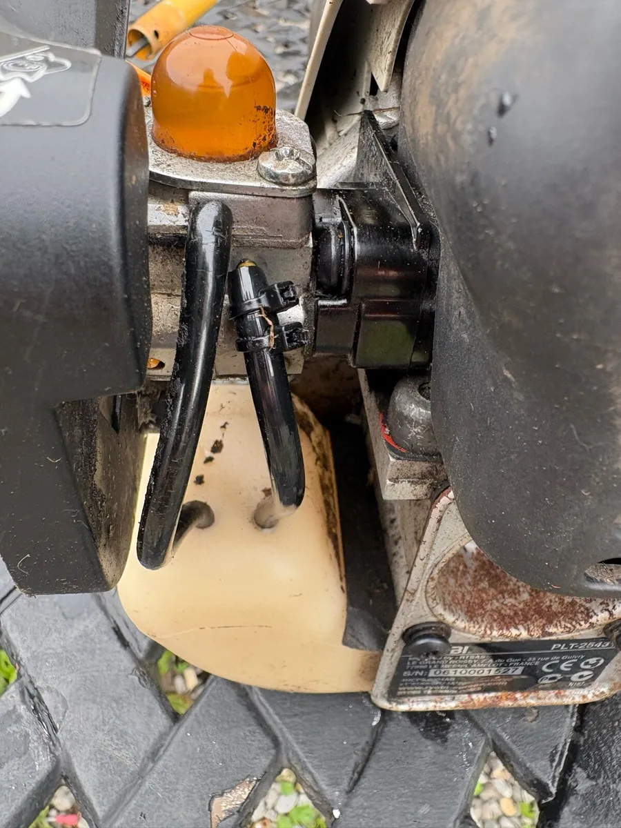 Ryobi hedge cutter need carburettor cleaned - Image 4