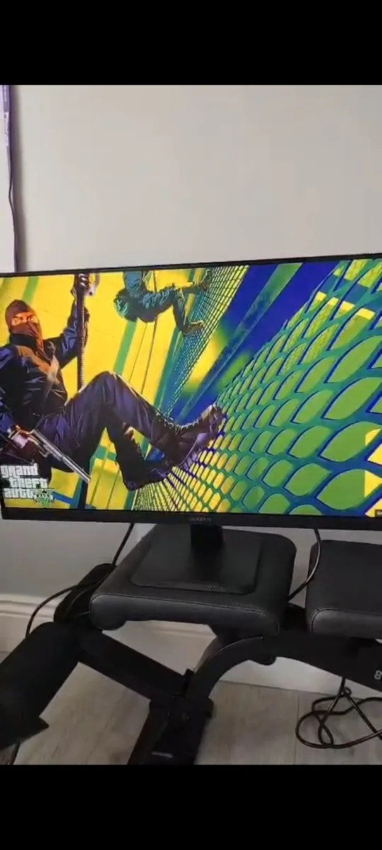 32" Gigabyte 165Hz QHD Gaming Monitor - Image 3