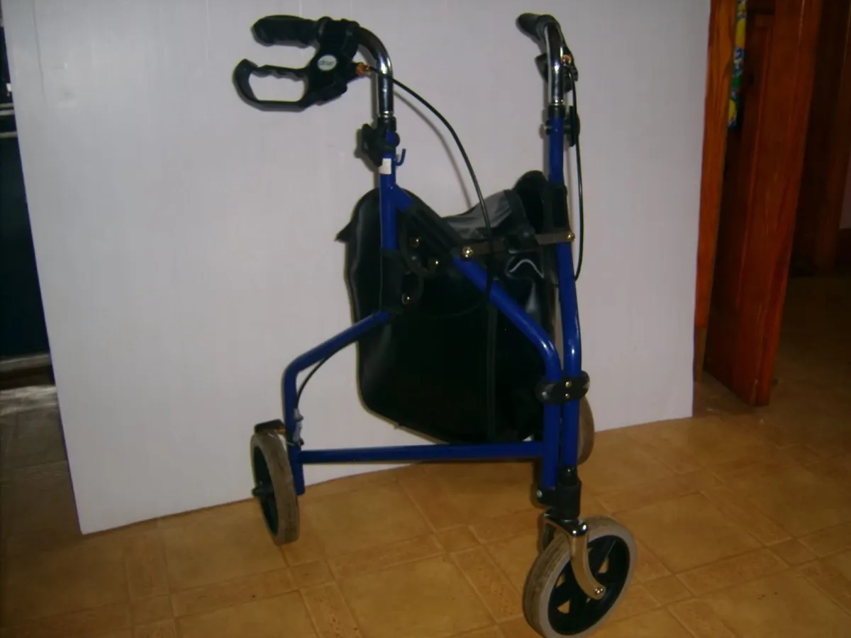 Mobility Rollator Walker + storage + brakes - Image 4