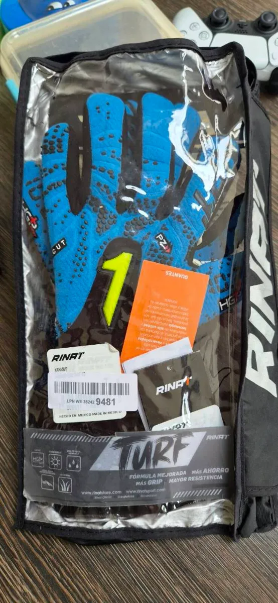Goalkeeper gloves size 7 Rinat, F50 size 6 boots - Image 3