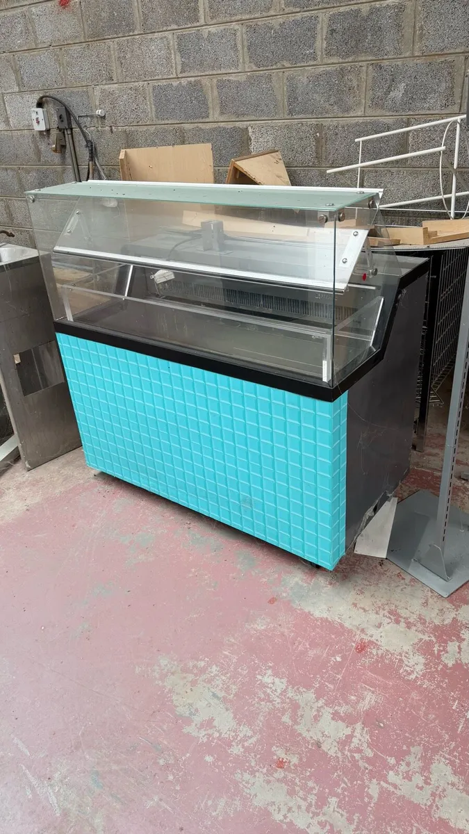 Wingbar,Ice-Cream Unit, Fish Counter & Till Kiosk - Image 2