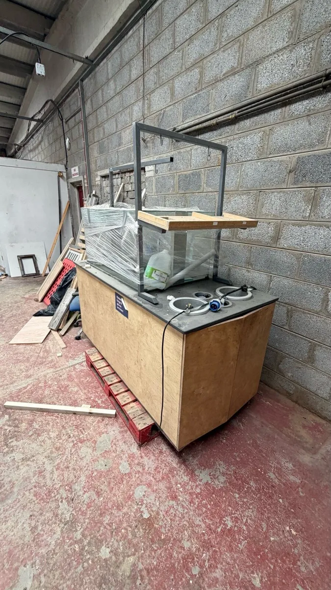 Wingbar,Ice-Cream Unit, Fish Counter & Till Kiosk - Image 1