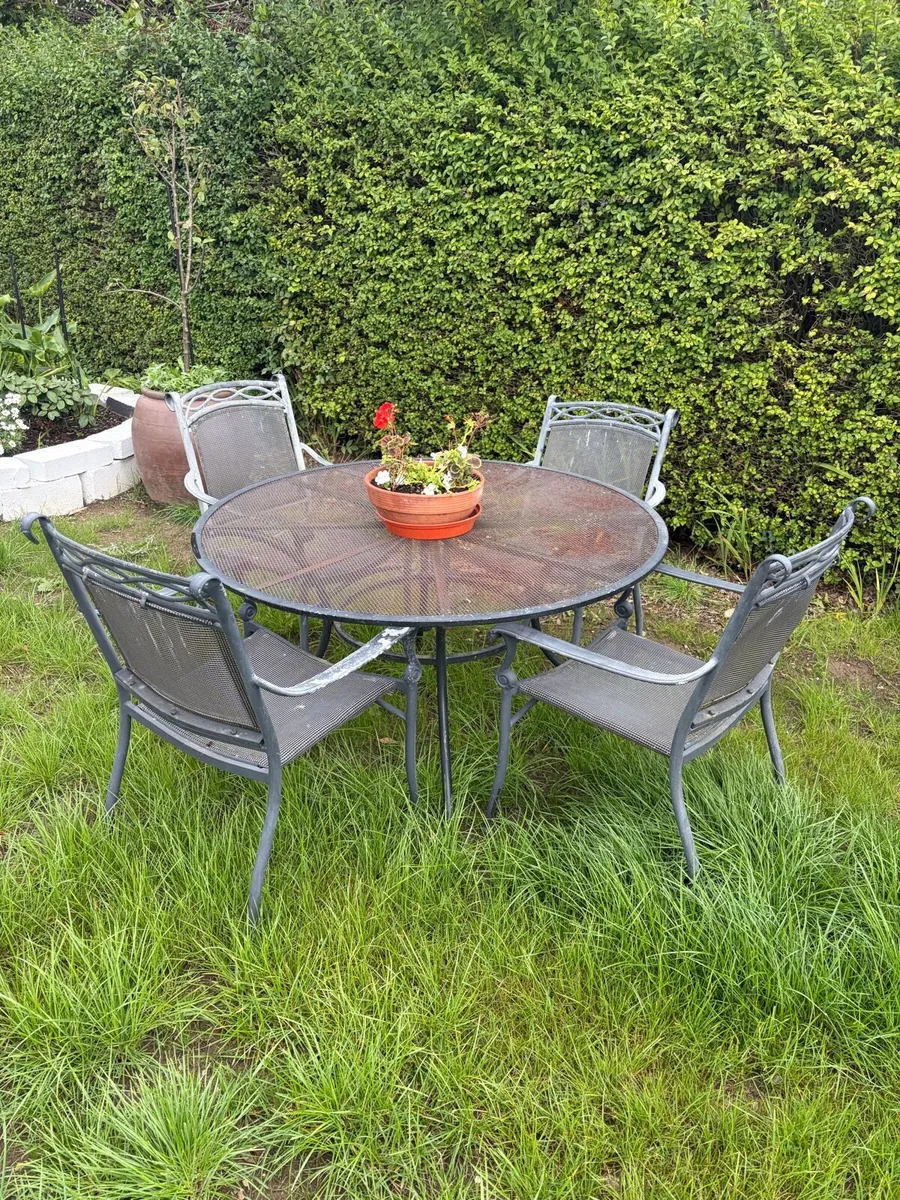 garden table + 4 chairs set - Image 1