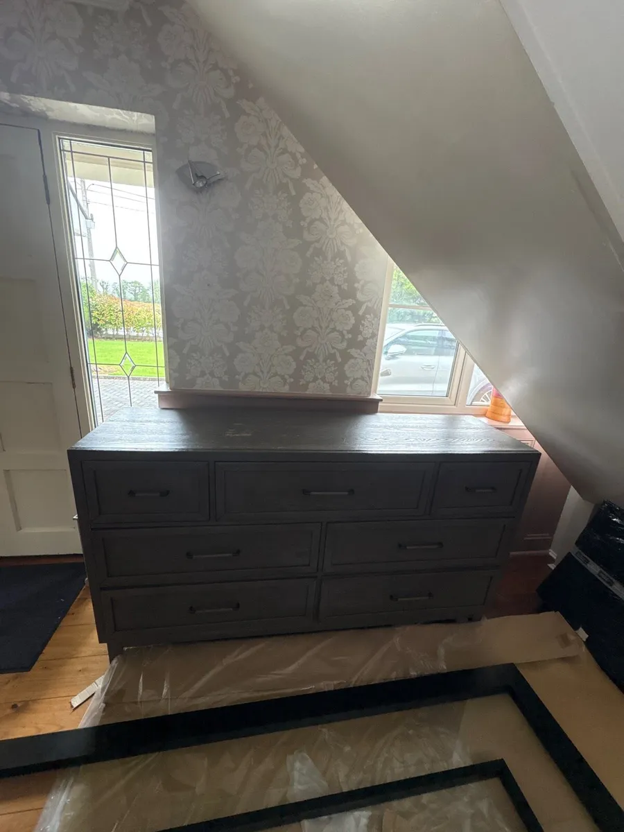 Chest of drawers - Image 1