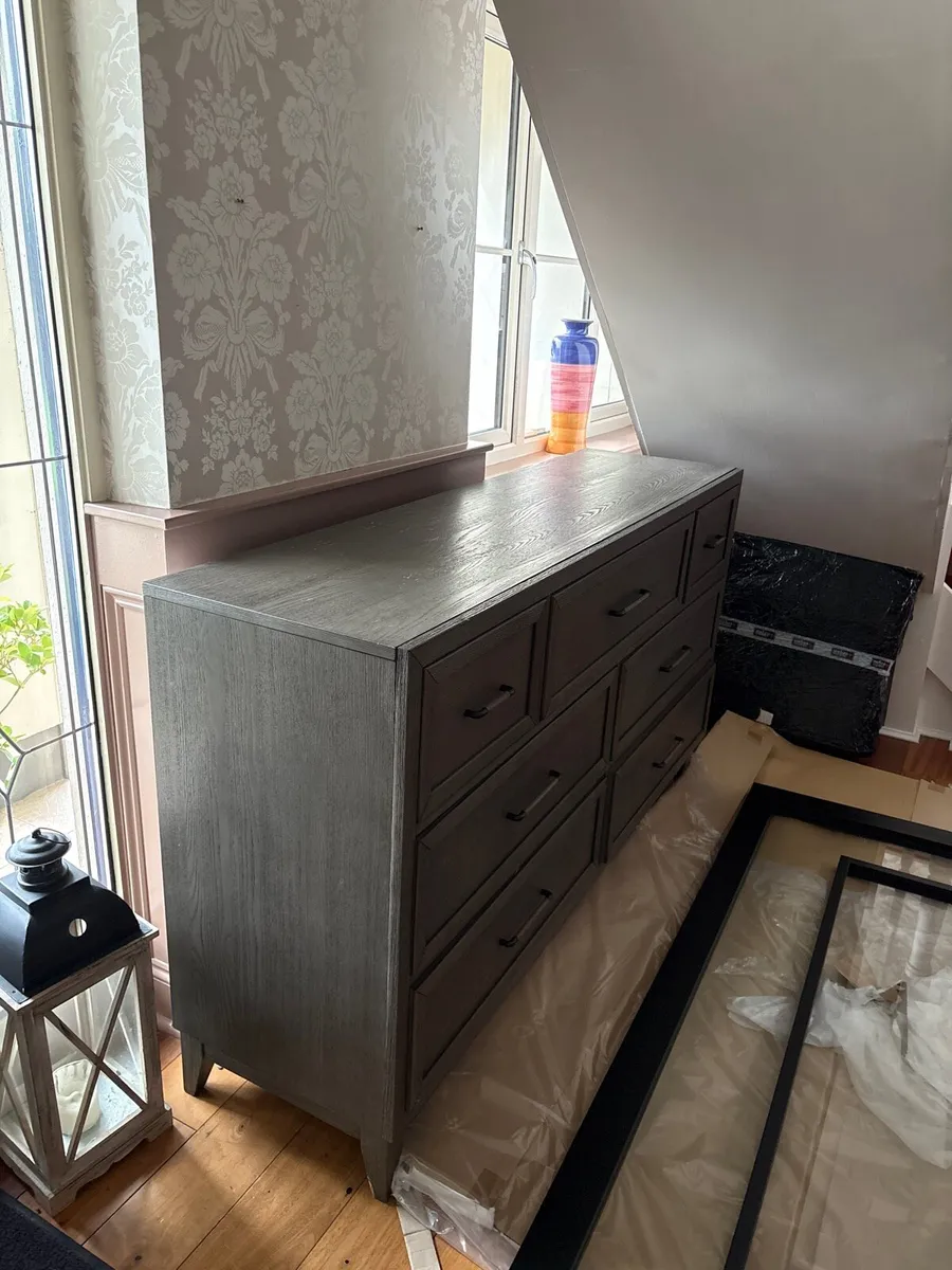 Chest of drawers - Image 2