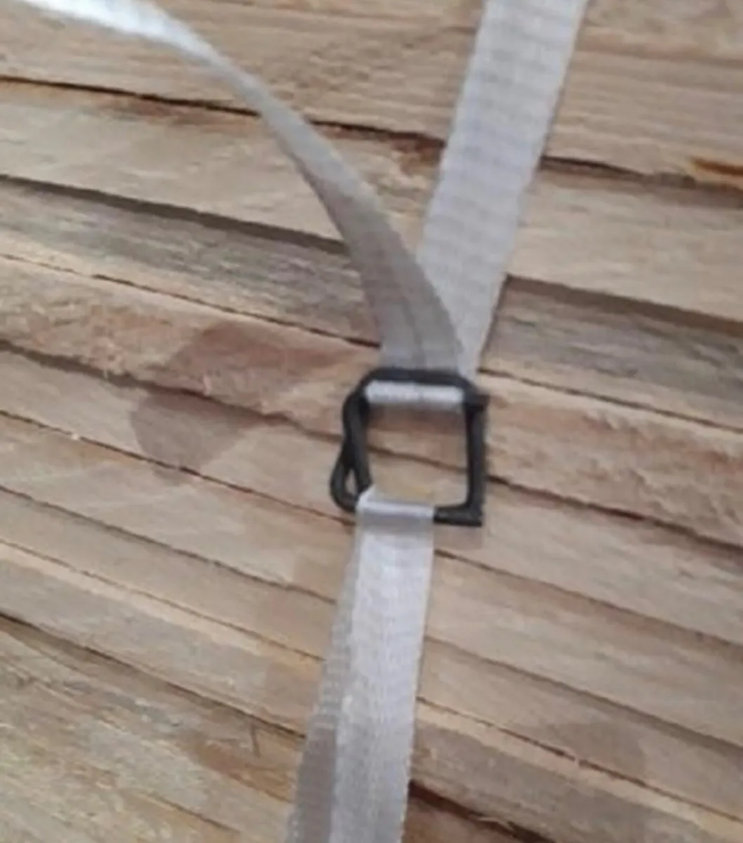 Pallet strap & plastic bags - Image 1