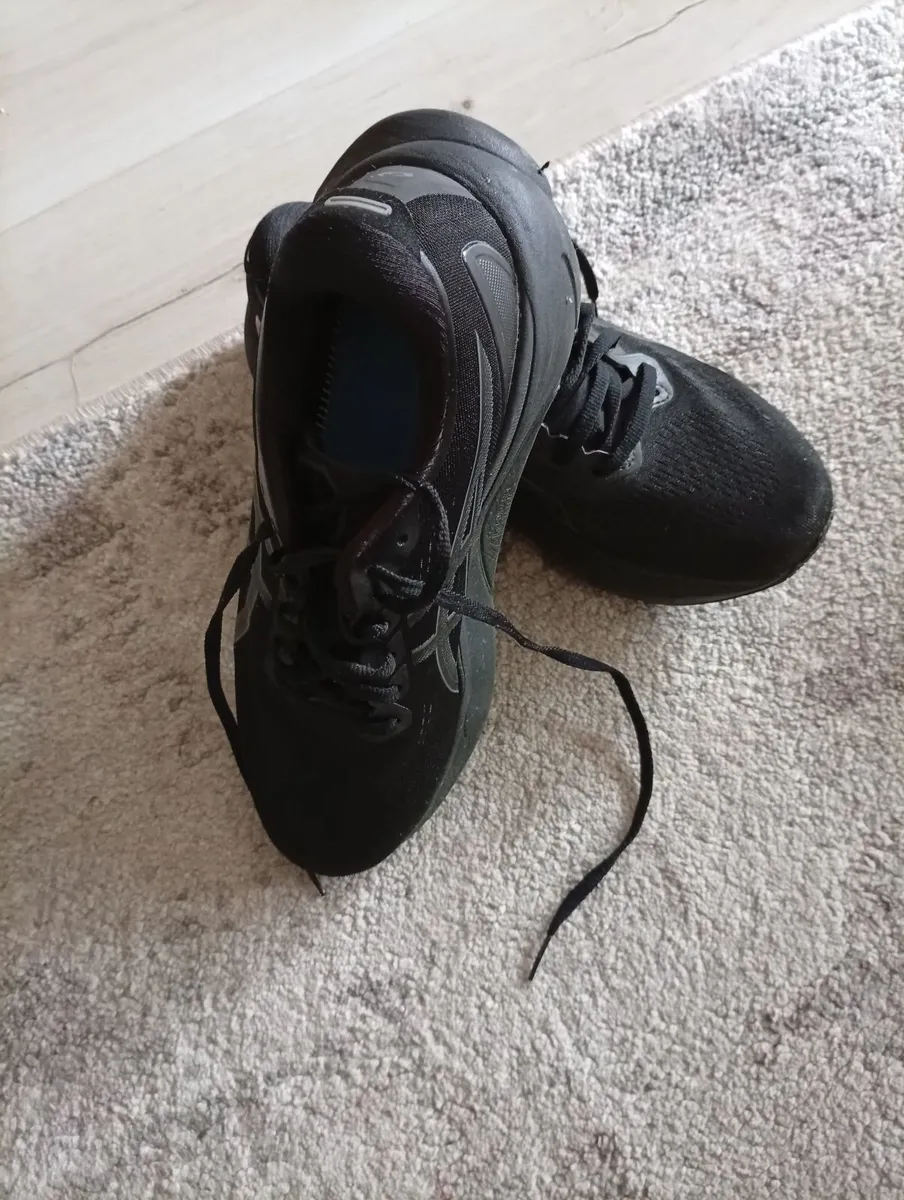 Asics Gel Kayano runners - Image 1