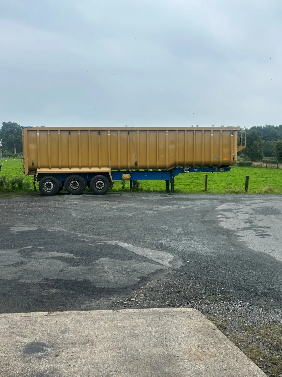 Bulk tipper - Image 1