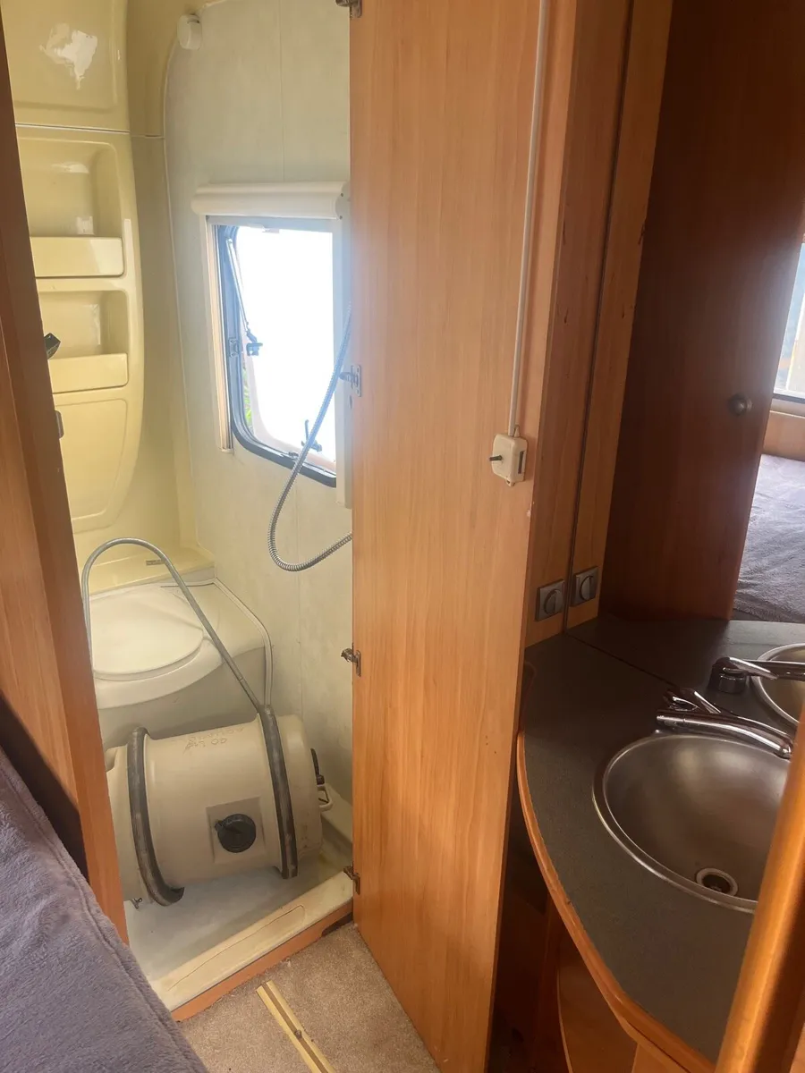 4/5 Berth Caravan For Sale - Image 4