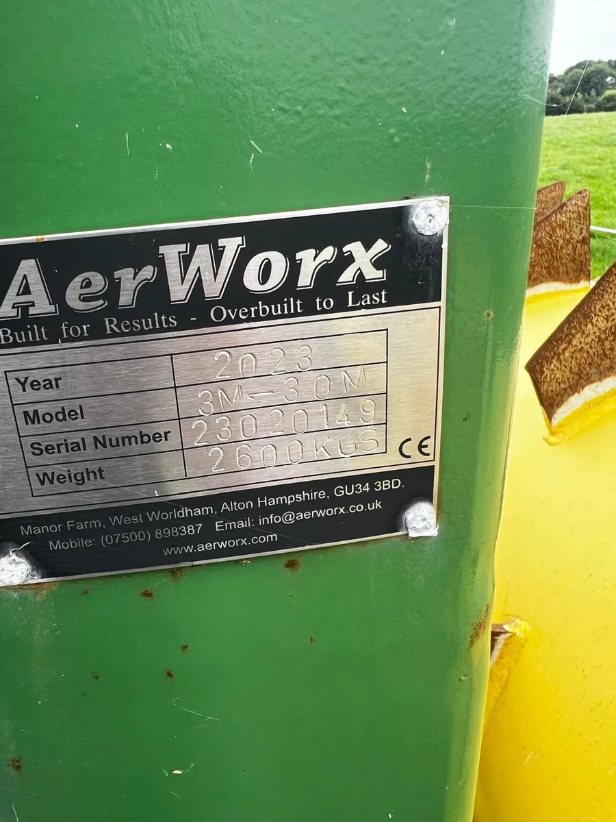 AER WORX 3M GRASS AERATOR - Image 2