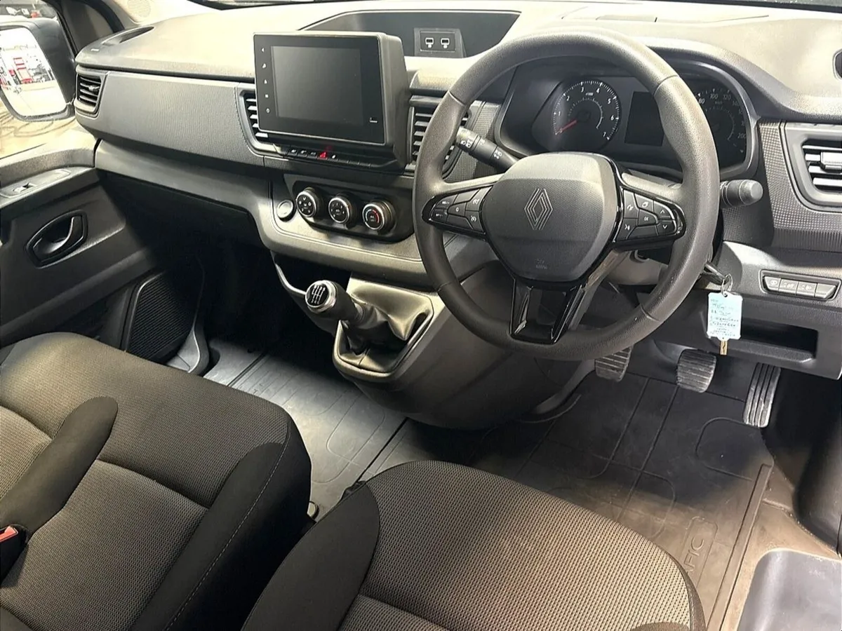 Renault Trafic LL30 BLUE DCI 130 START - Image 2