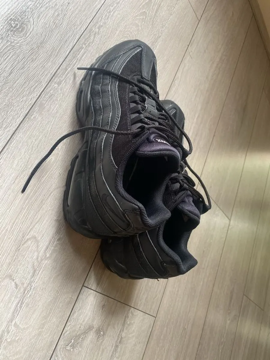 Nike Air Max 95 Triple Black - Image 4
