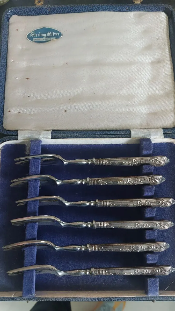 ilver Handle Queens Pattern Tea Knives - Image 1
