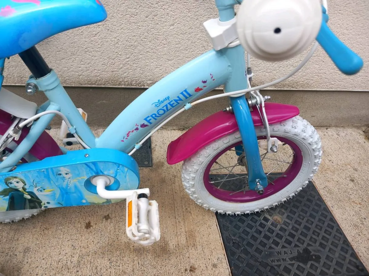 Kids frozen bike size 12 inch wheels - Image 3