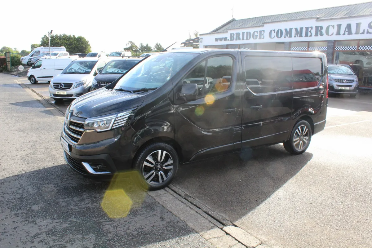 2023 Renault Trafic SL30 Sport - Image 1