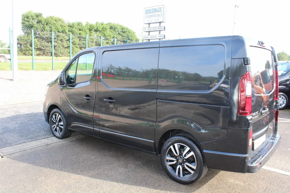 2023 Renault Trafic SL30 Sport - Image 4