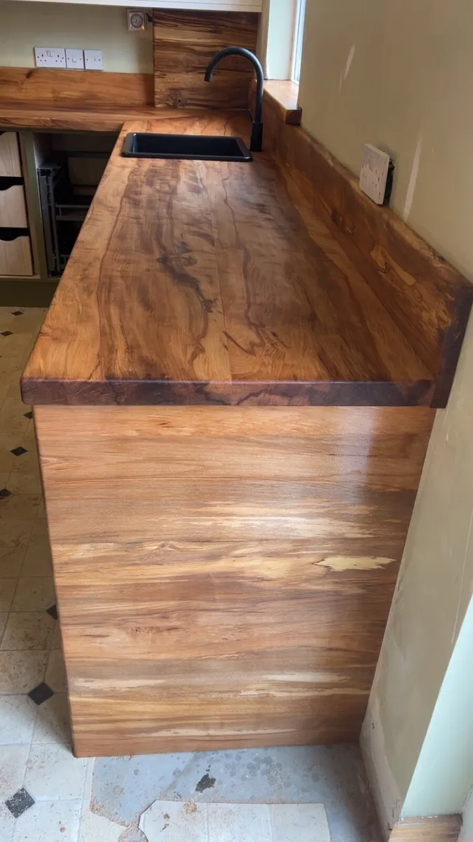 Counter tops / bar tops / kitchen worktops - Image 1