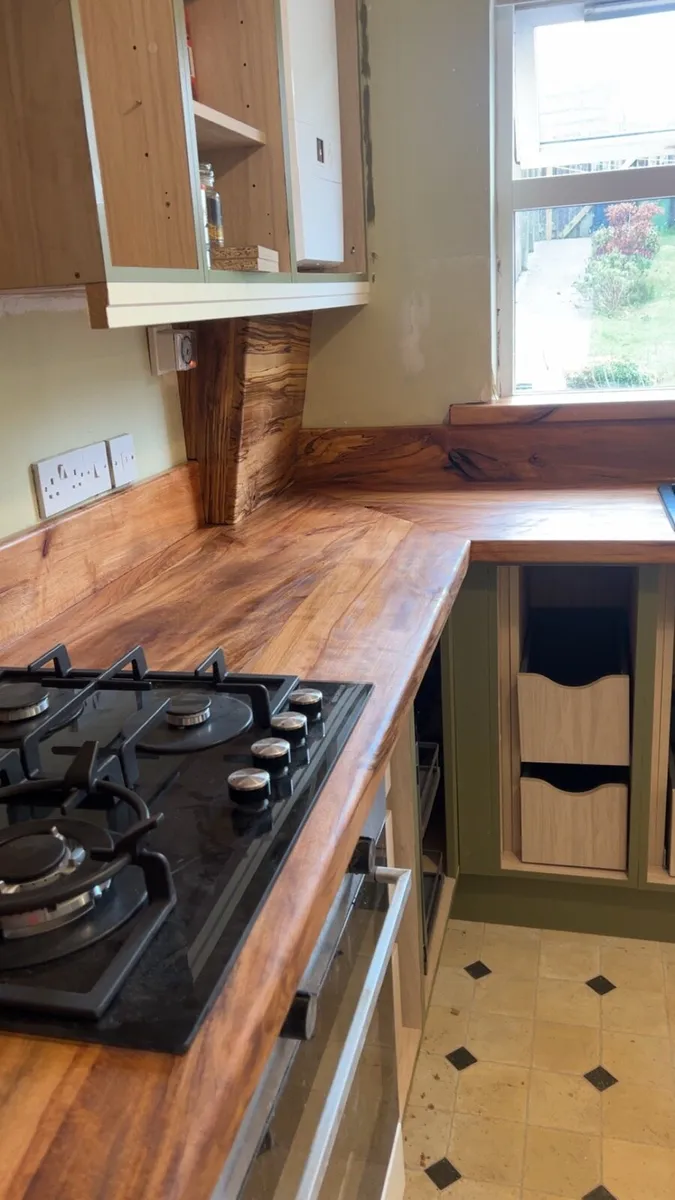 Counter tops / bar tops / kitchen worktops - Image 4