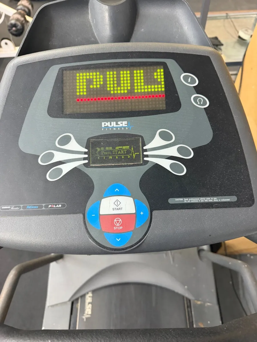 Commercial treadmill - Image 2