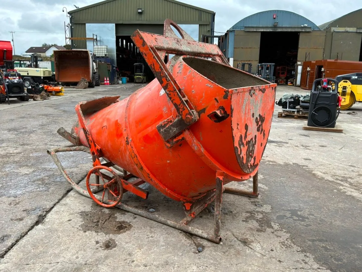 Eichinger 1000 litres concrete pouring skip....... - Image 4