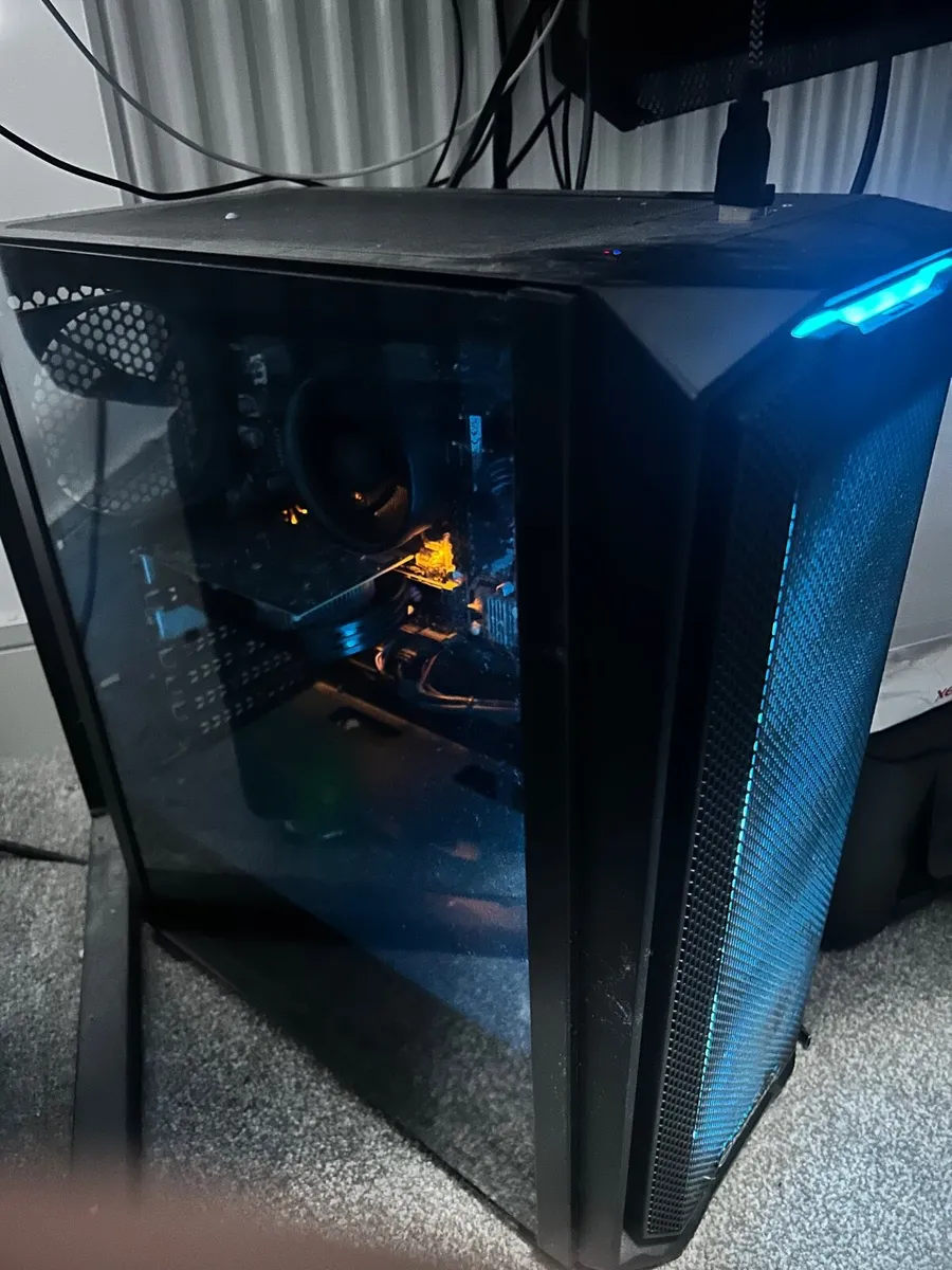 Pc ( ryzen 3 3200g 16GB Gtx 1650) - Image 1