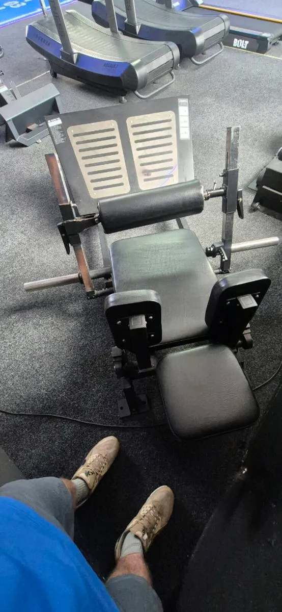 Hip thrust machine - Image 1
