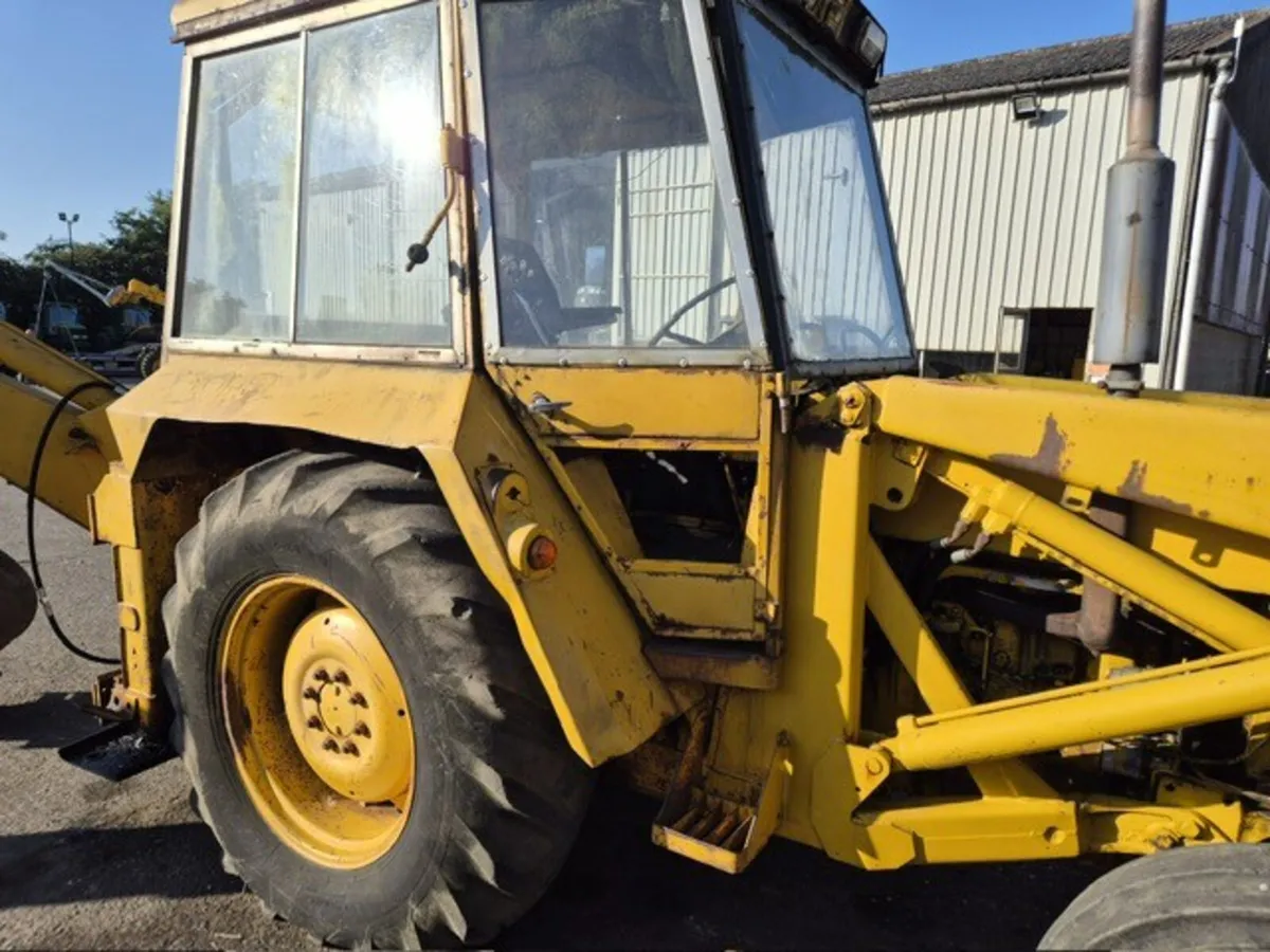 MF50B BACKHOE - Image 4