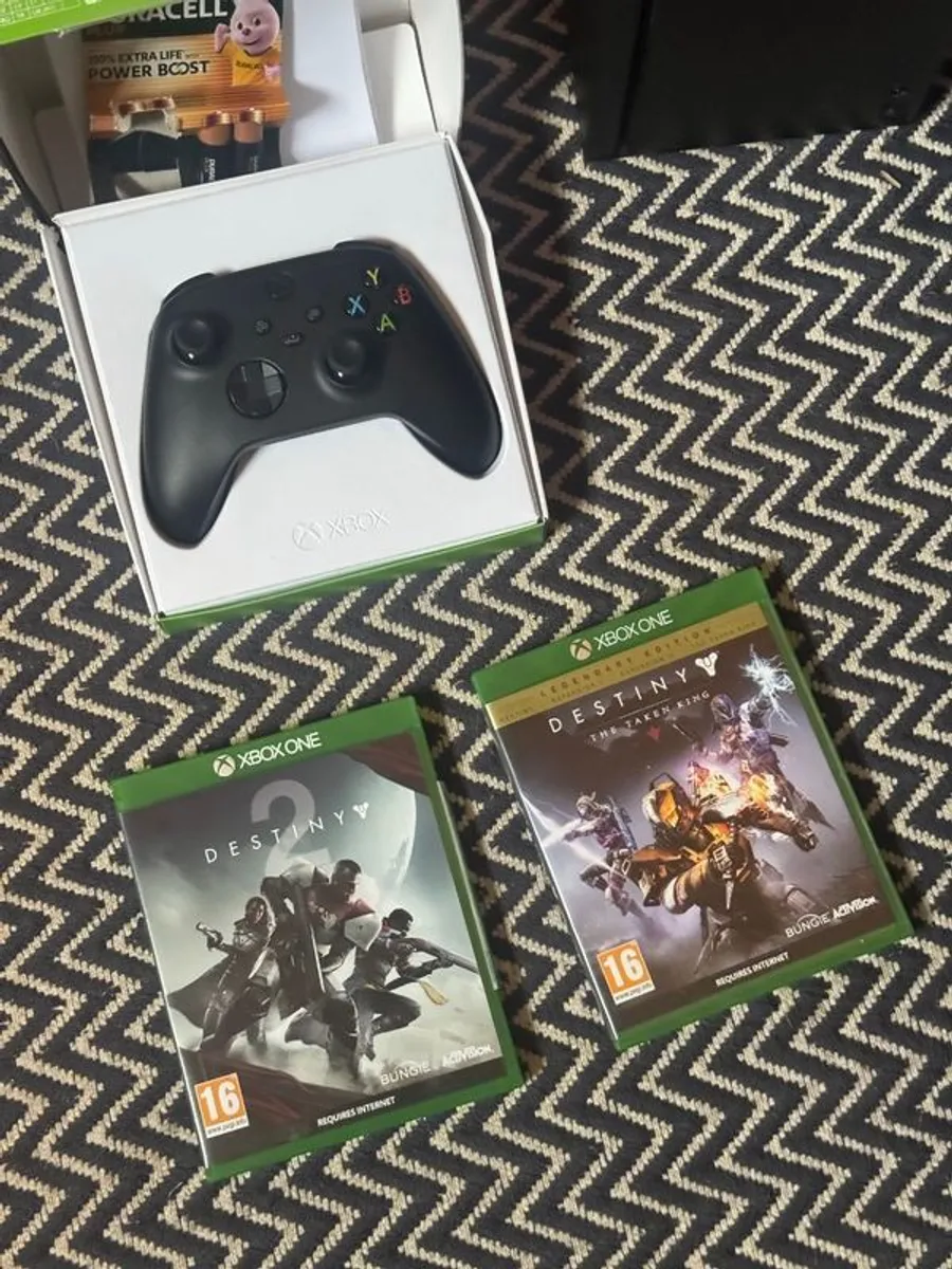 Xbox Series X - Image 4