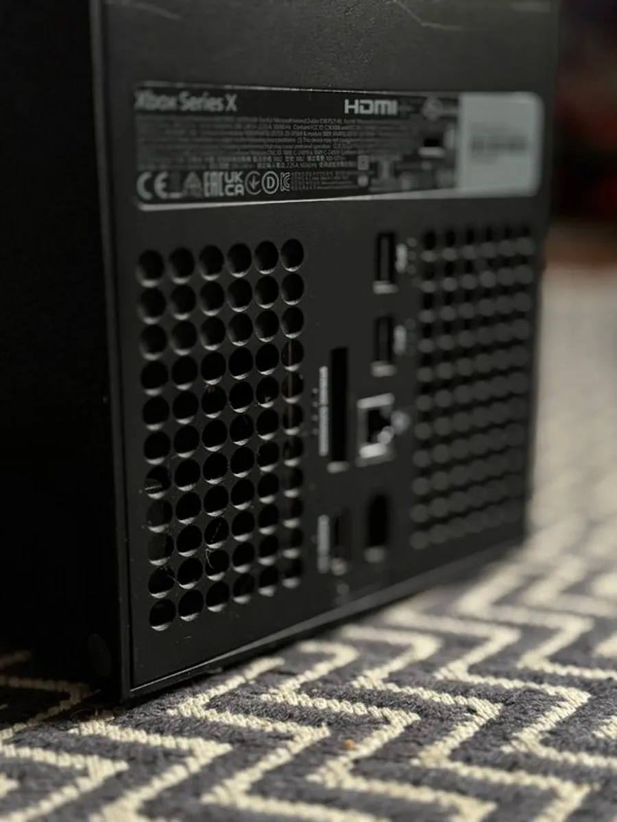 Xbox Series X - Image 3
