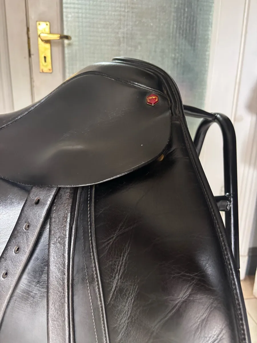 Albion SLK dressage saddle - Image 2