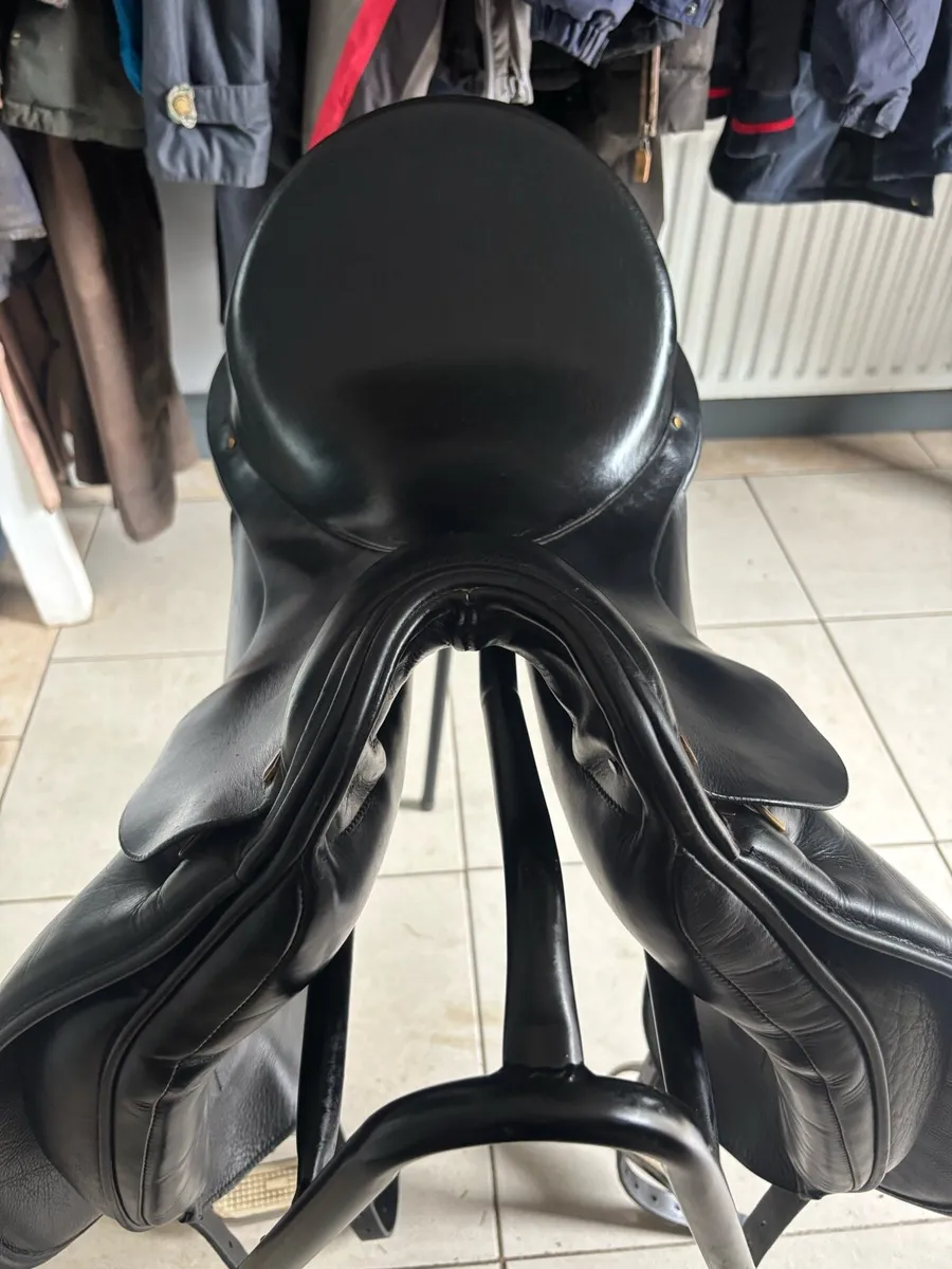 Albion SLK dressage saddle - Image 3