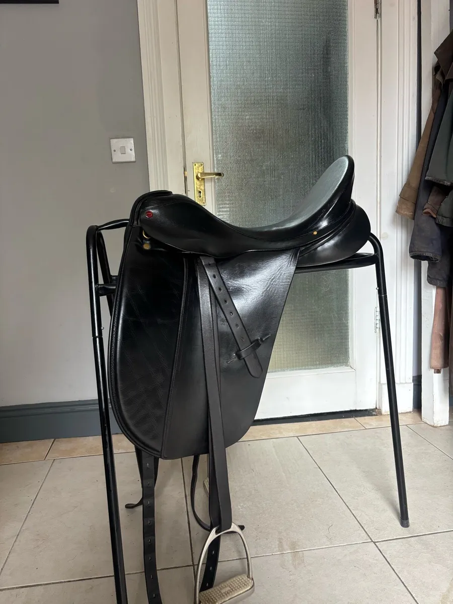 Albion SLK dressage saddle - Image 4