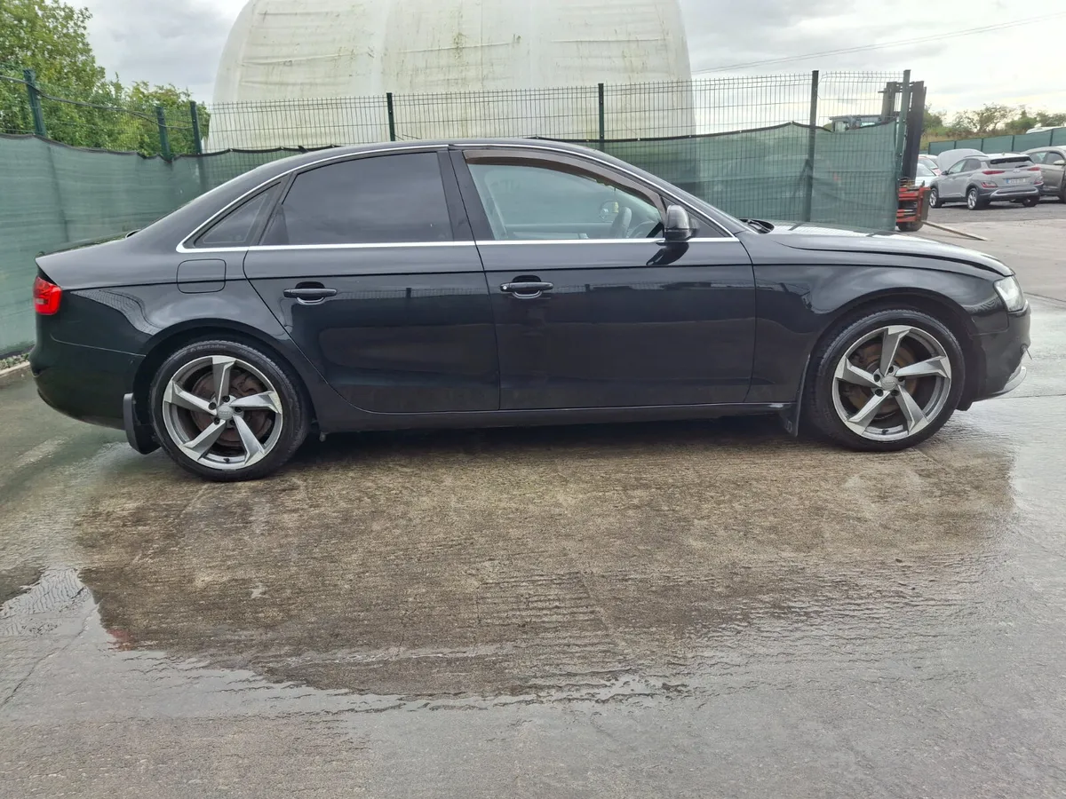 2015 Audi A4  Ultra  2.0 Tdi Very Light Damage - Image 2