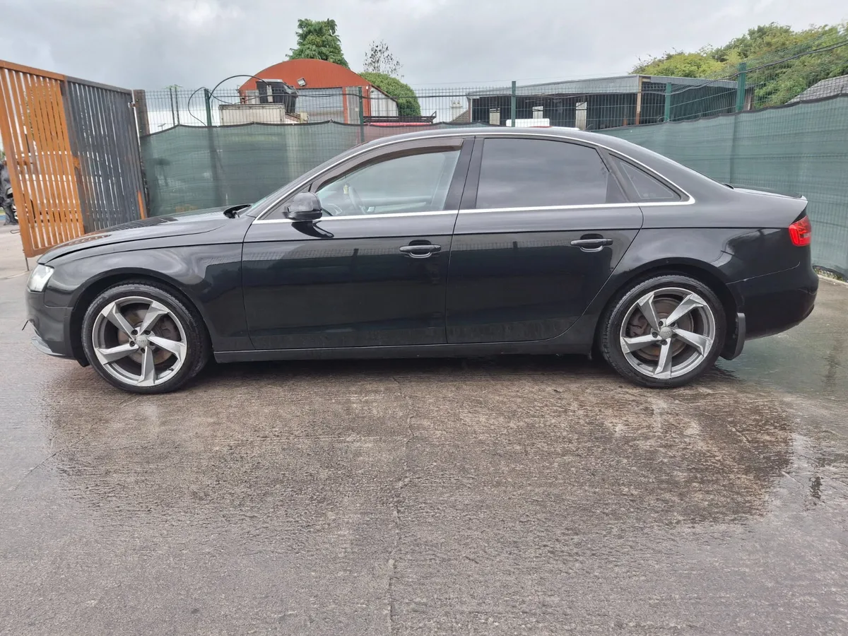 2015 Audi A4  Ultra  2.0 Tdi Very Light Damage - Image 4