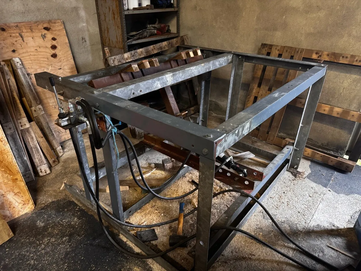 Pallet dismantler - Image 1