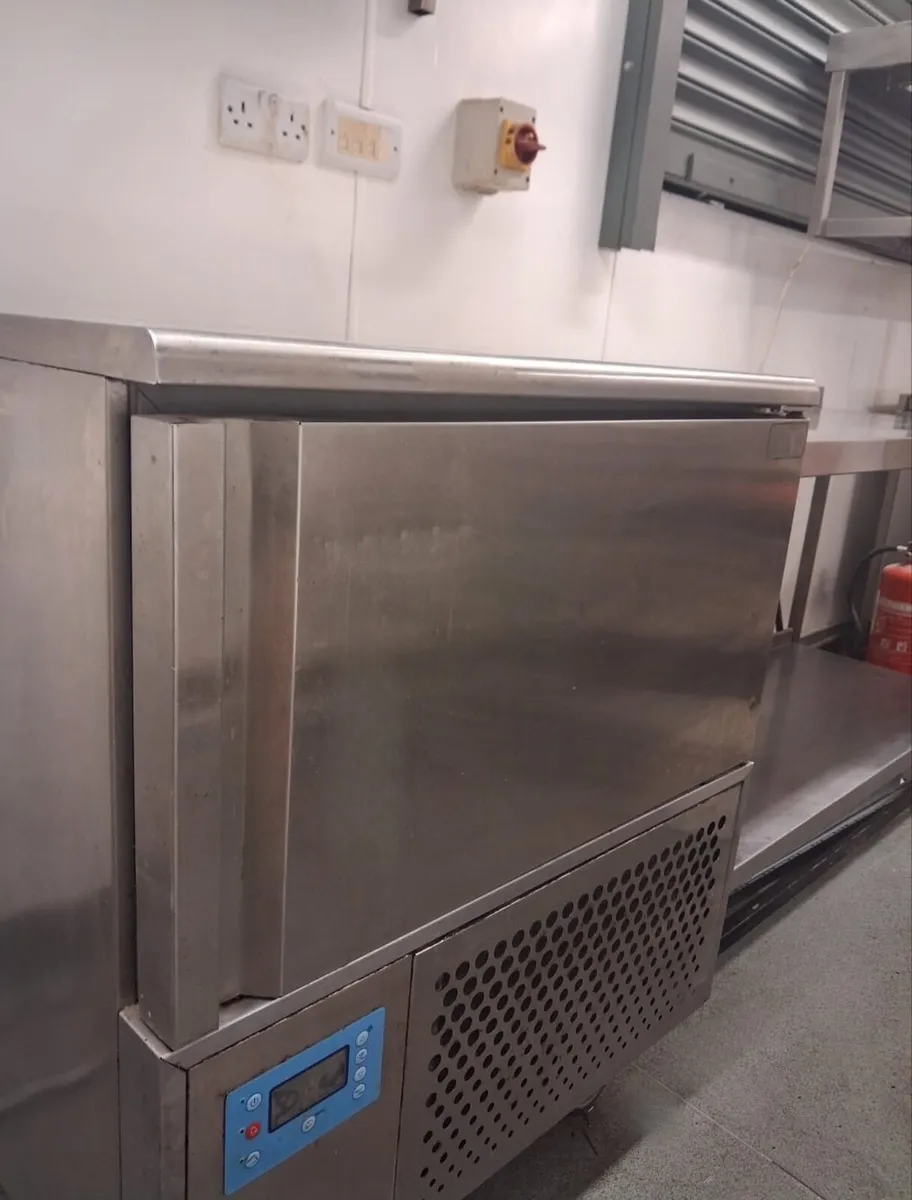 Kitchen equipment - Image 4