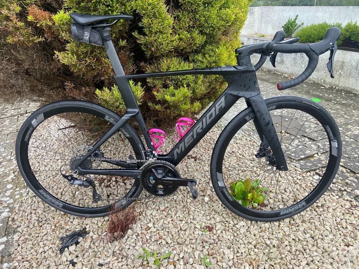 Aero Road Bike - Image 1
