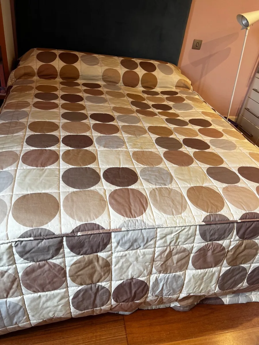 Bedspread - Image 1