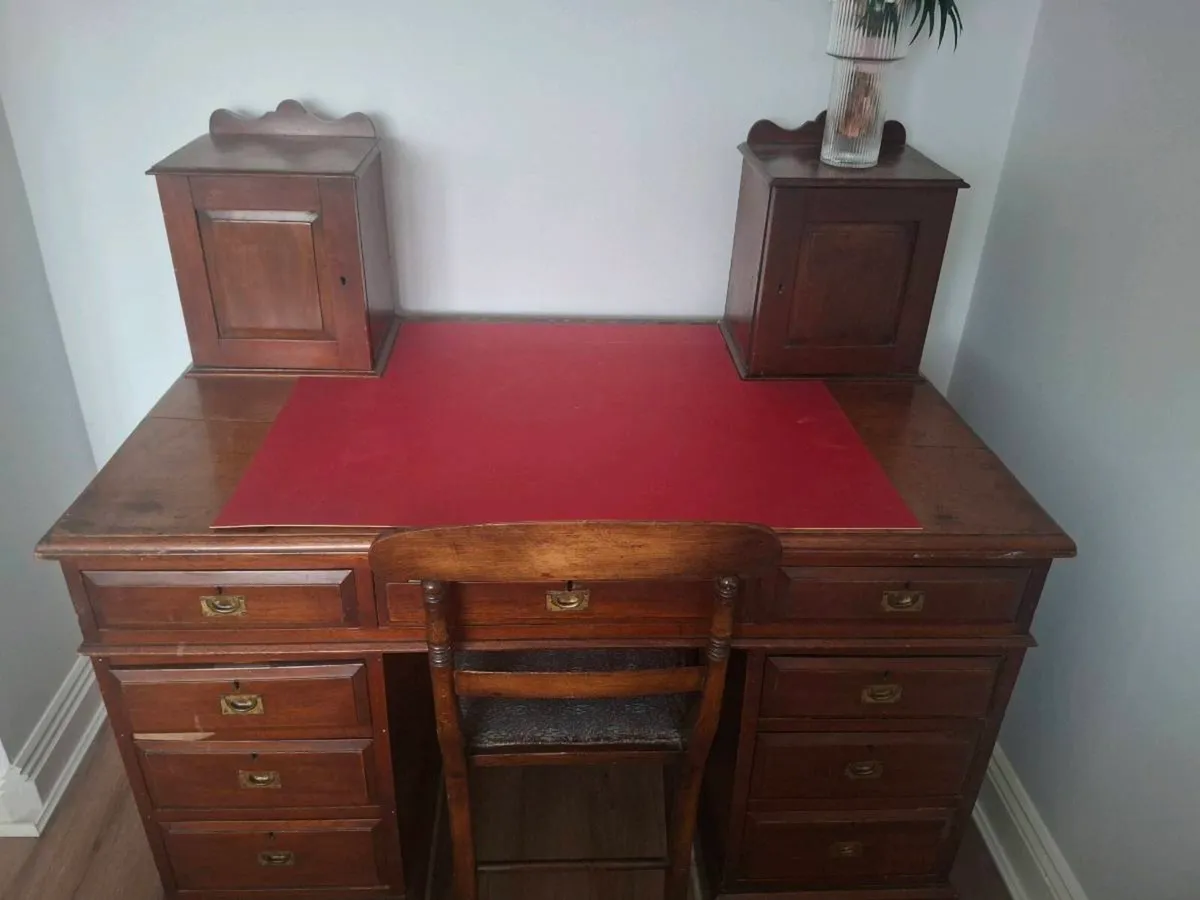 Antique Mahogany desk - Image 1