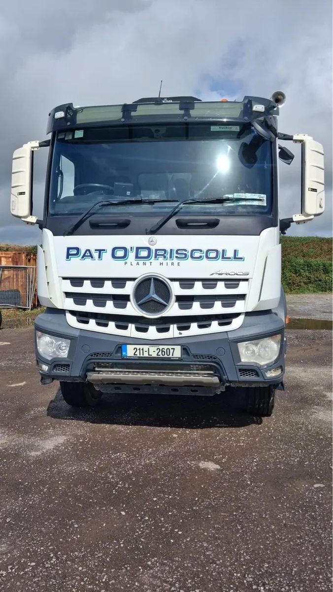 Mercedes Arocs - Image 4