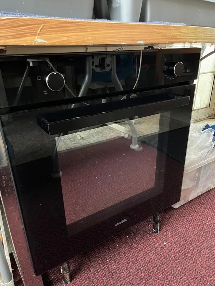 electric oven - Image 1